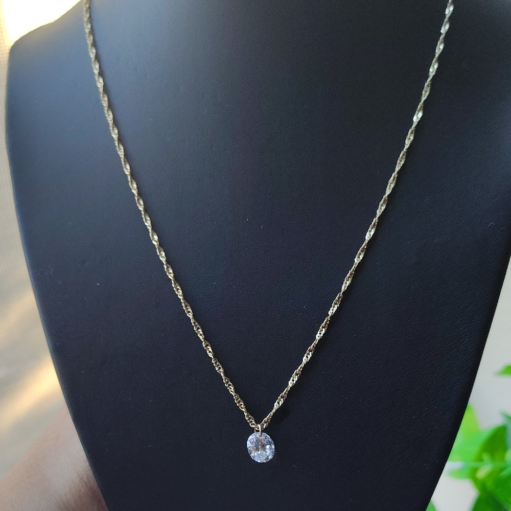 Elegant Gold Necklace with Crystal Pendant